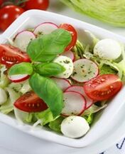 Salada de manjericão